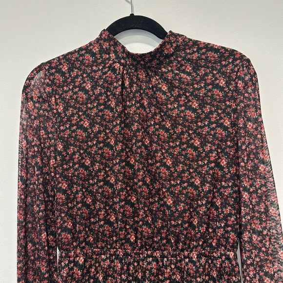 Sadie and Sage mini black dress w/red rose print and ruffles size M gently worn - Picture 4 of 9